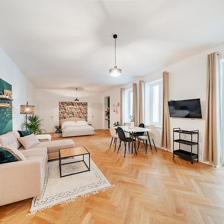 The 15'S Apartments Wina Bagian luar foto