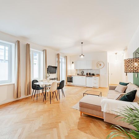 The 15'S Apartments Wina Bagian luar foto