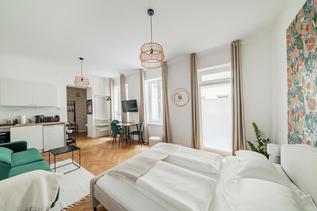 The 15'S Apartments Wina Bagian luar foto