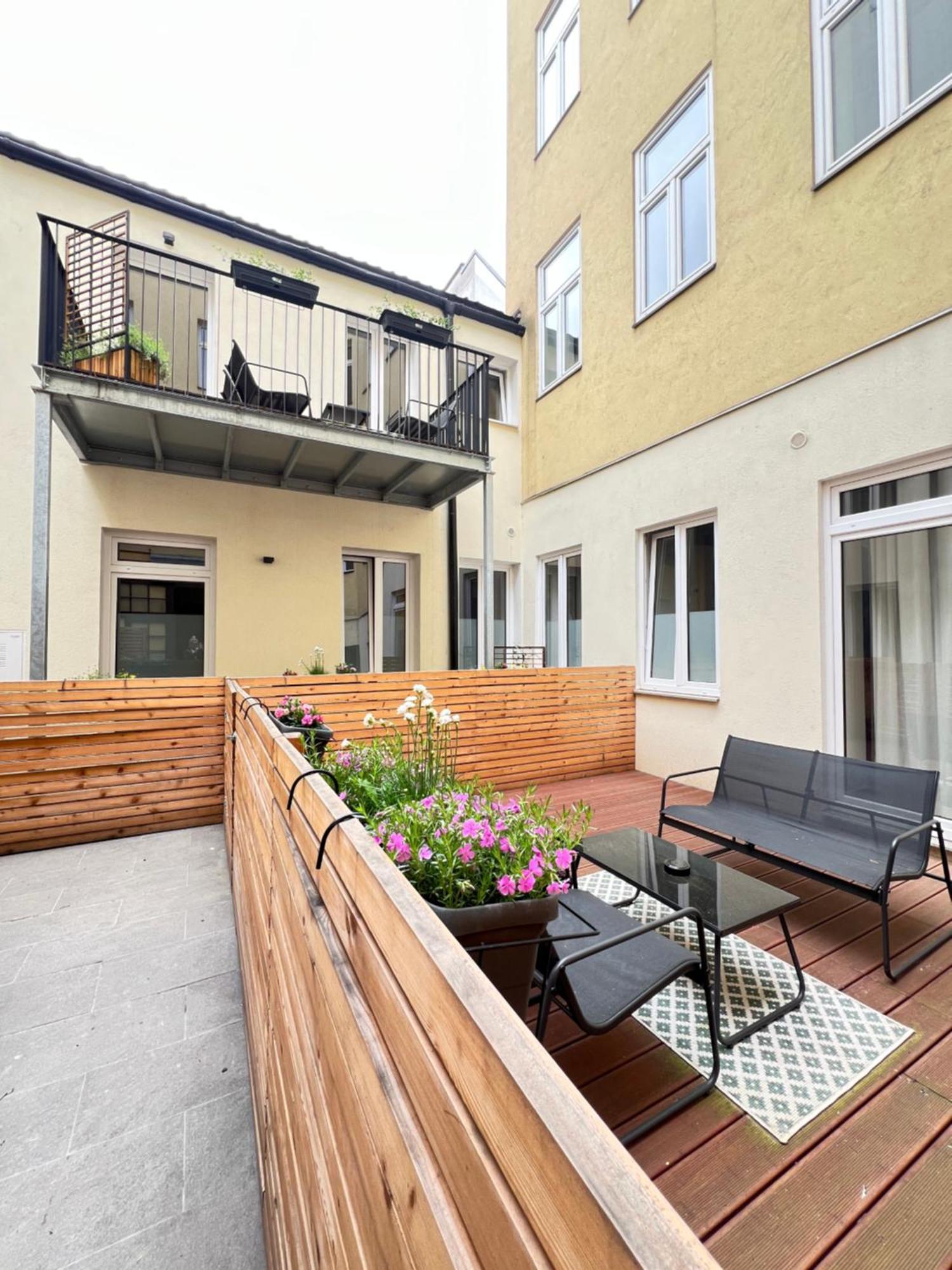 The 15'S Apartments Wina Bagian luar foto