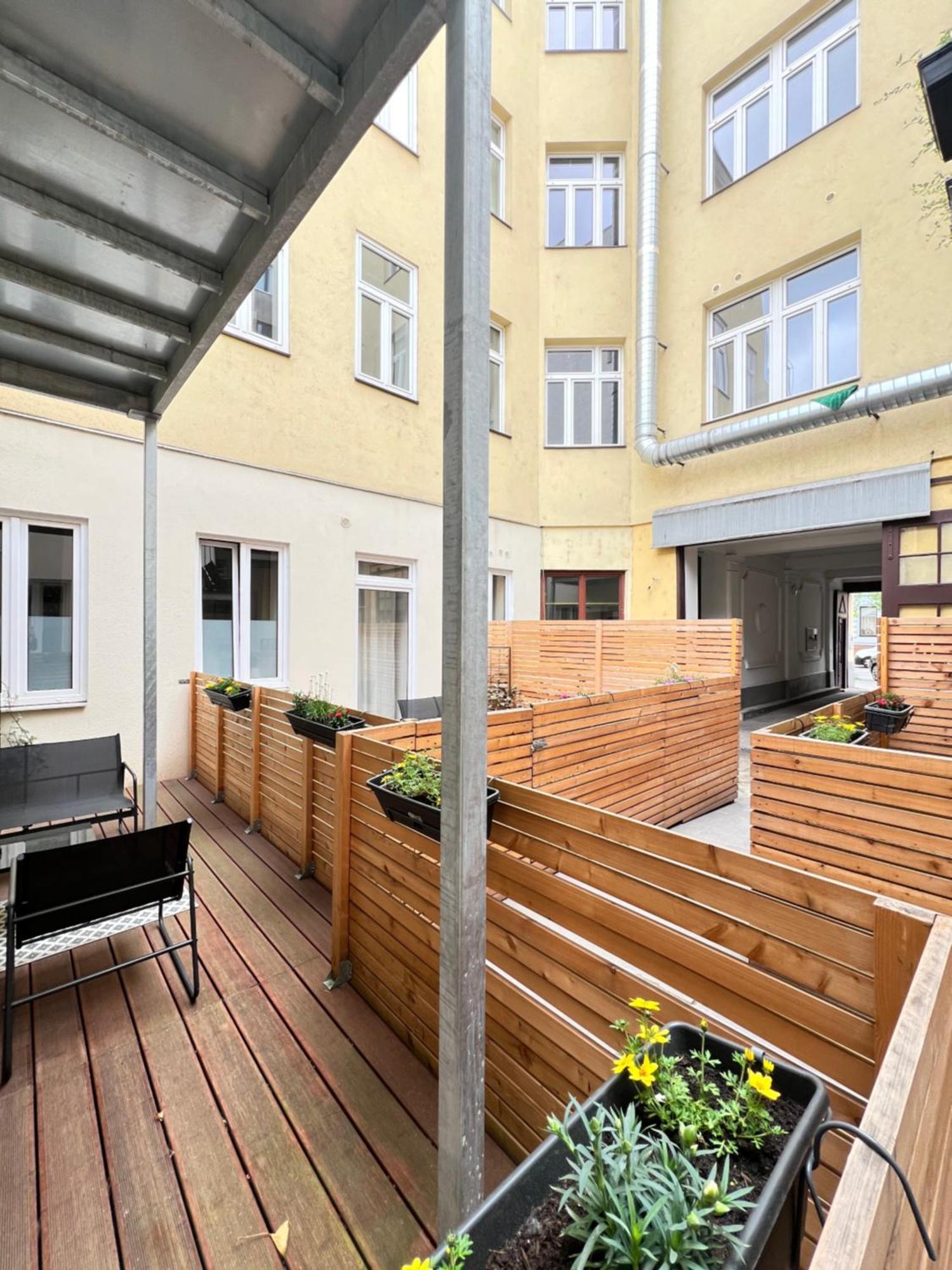 The 15'S Apartments Wina Bagian luar foto