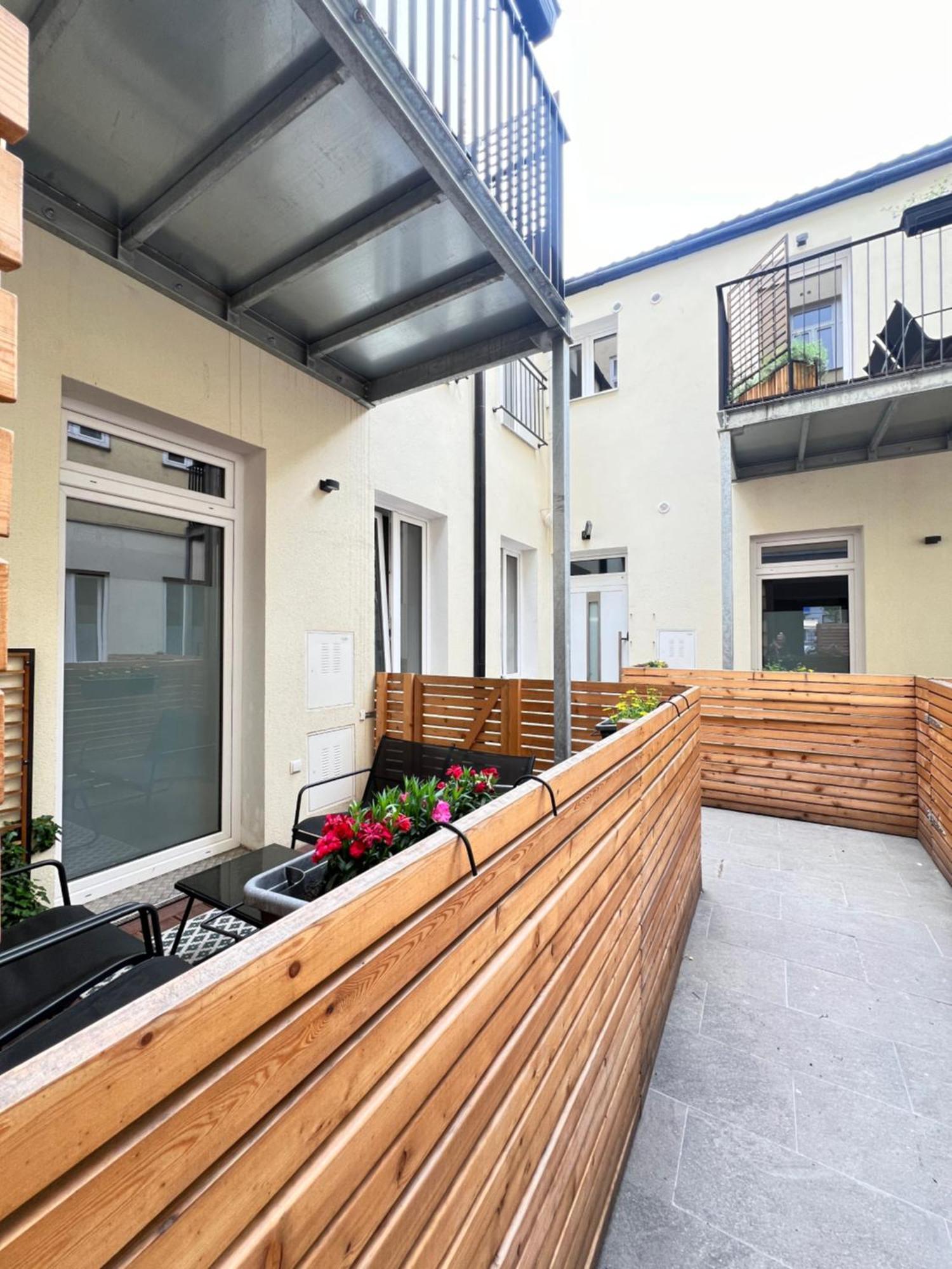 The 15'S Apartments Wina Bagian luar foto